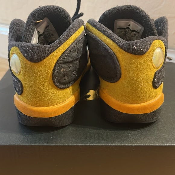 Kids Jordan 13 Retro Carmelo Anthony Class 2022 Black Gold Toddler Size 9C - Picture 4 of 11